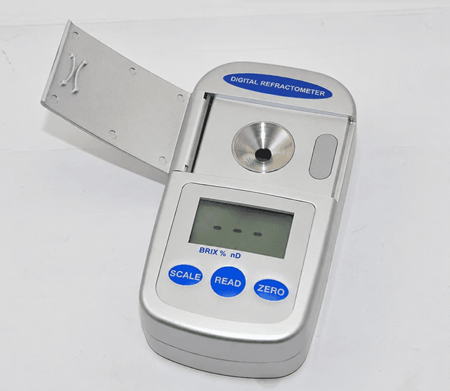 Hand Refractometer.png