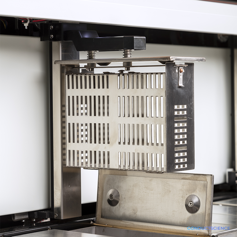 Automatic Staining and Coverslipping Machine - Application View